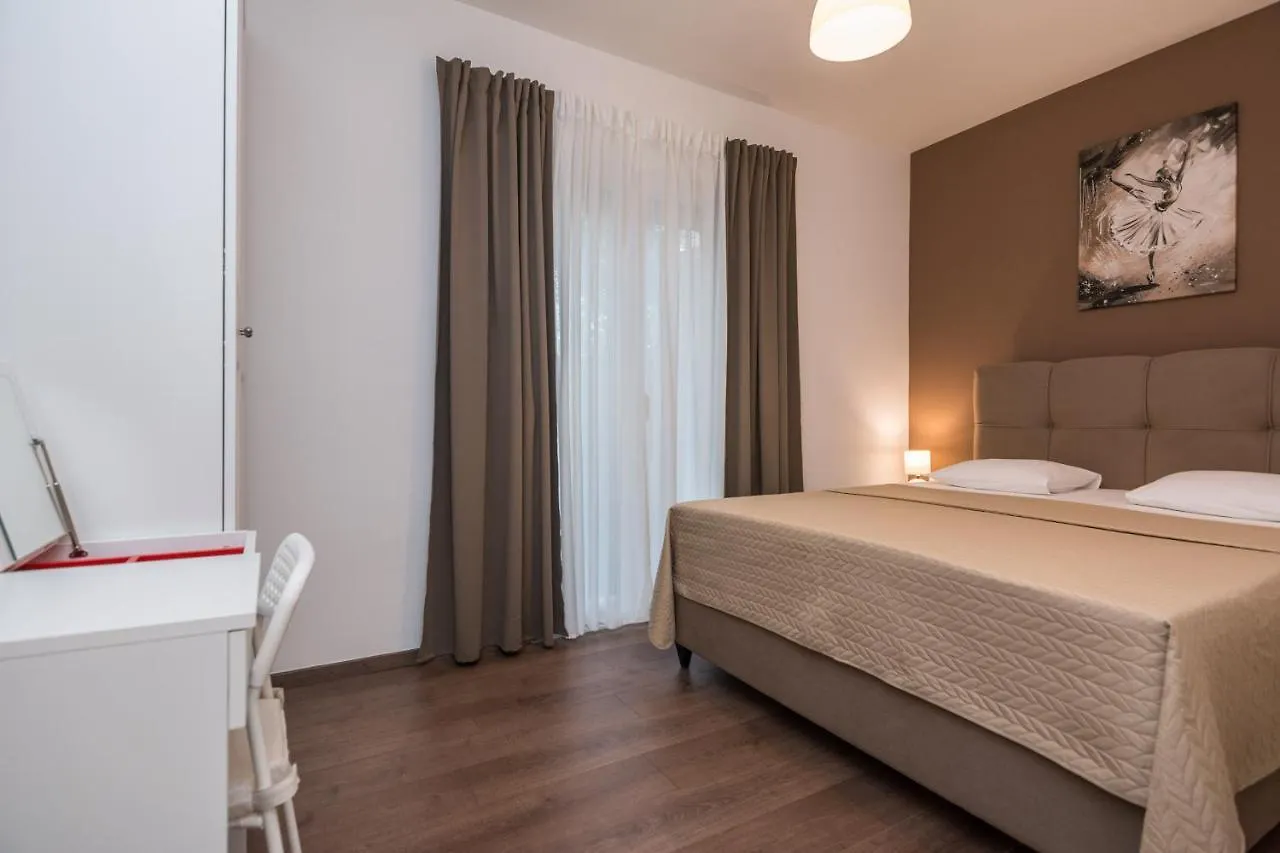 Apartments Star - Free Private Parking Zadar 0*,