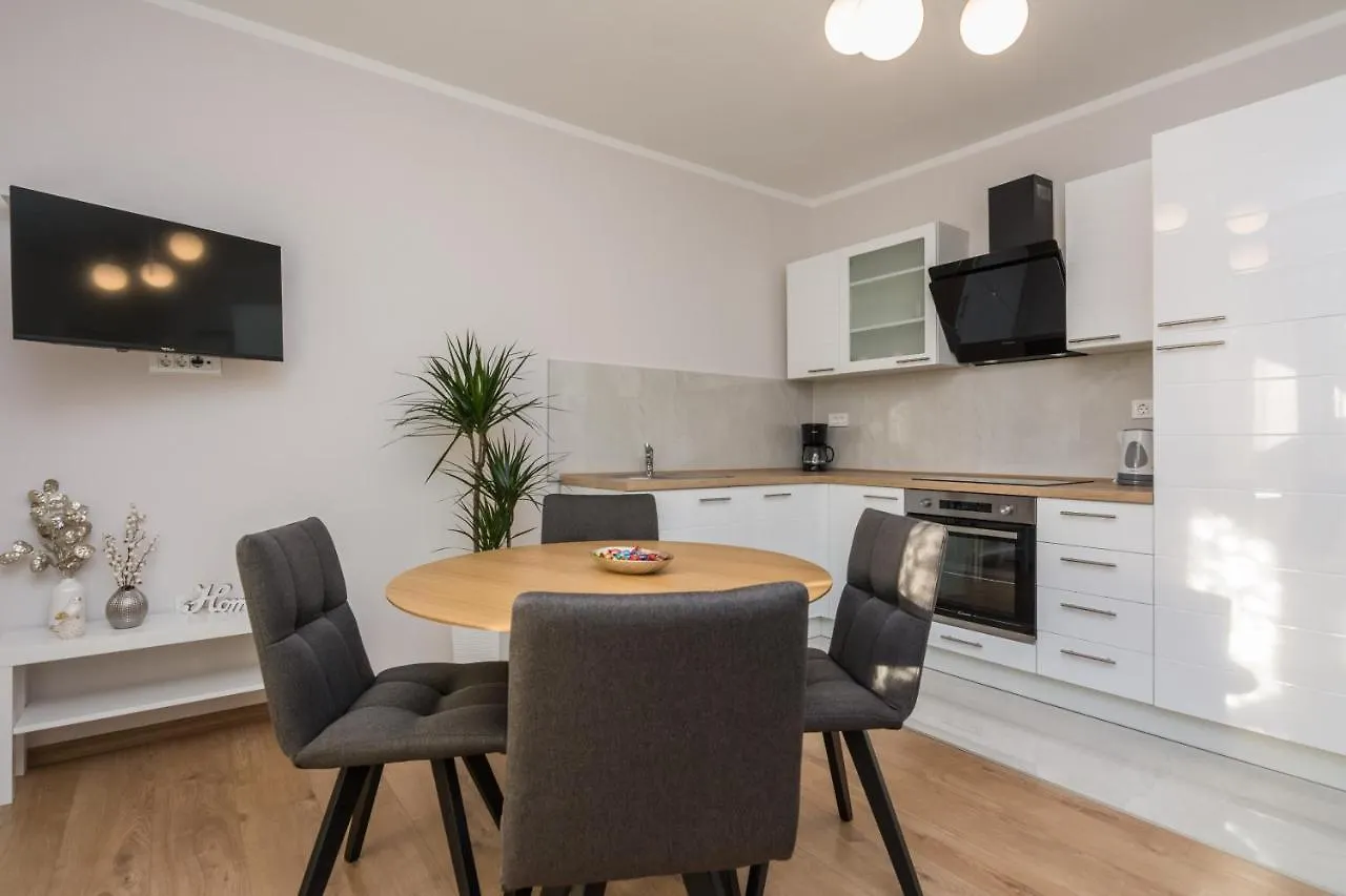 Apartments Star - Free Private Parking Zadar 0*,