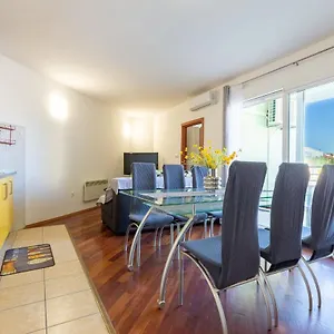 Nika Aparment With Large Balcony And Bbq Zadar